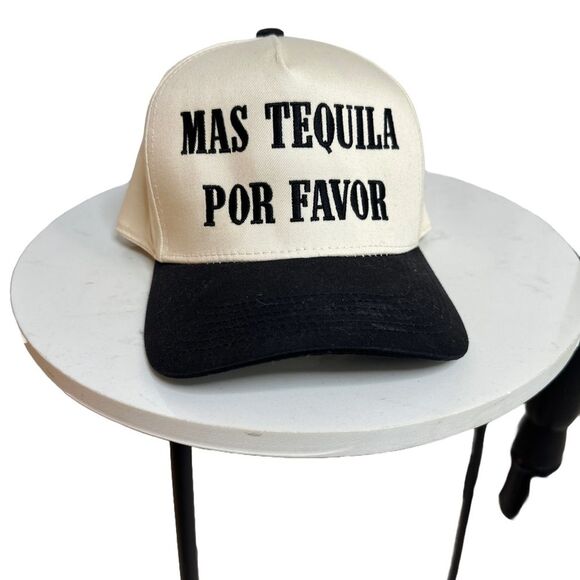 NWOT Black and White Trucker Hat One Size Fits All - Picture 1 of 3